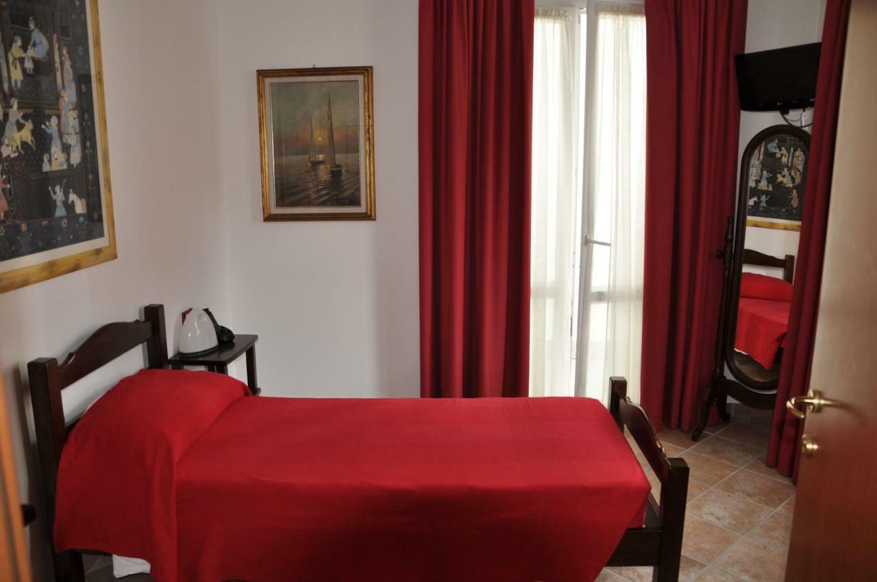 Bed & Breakfast 4U Parcheggio Interno เคียวารี ภายนอก รูปภาพ