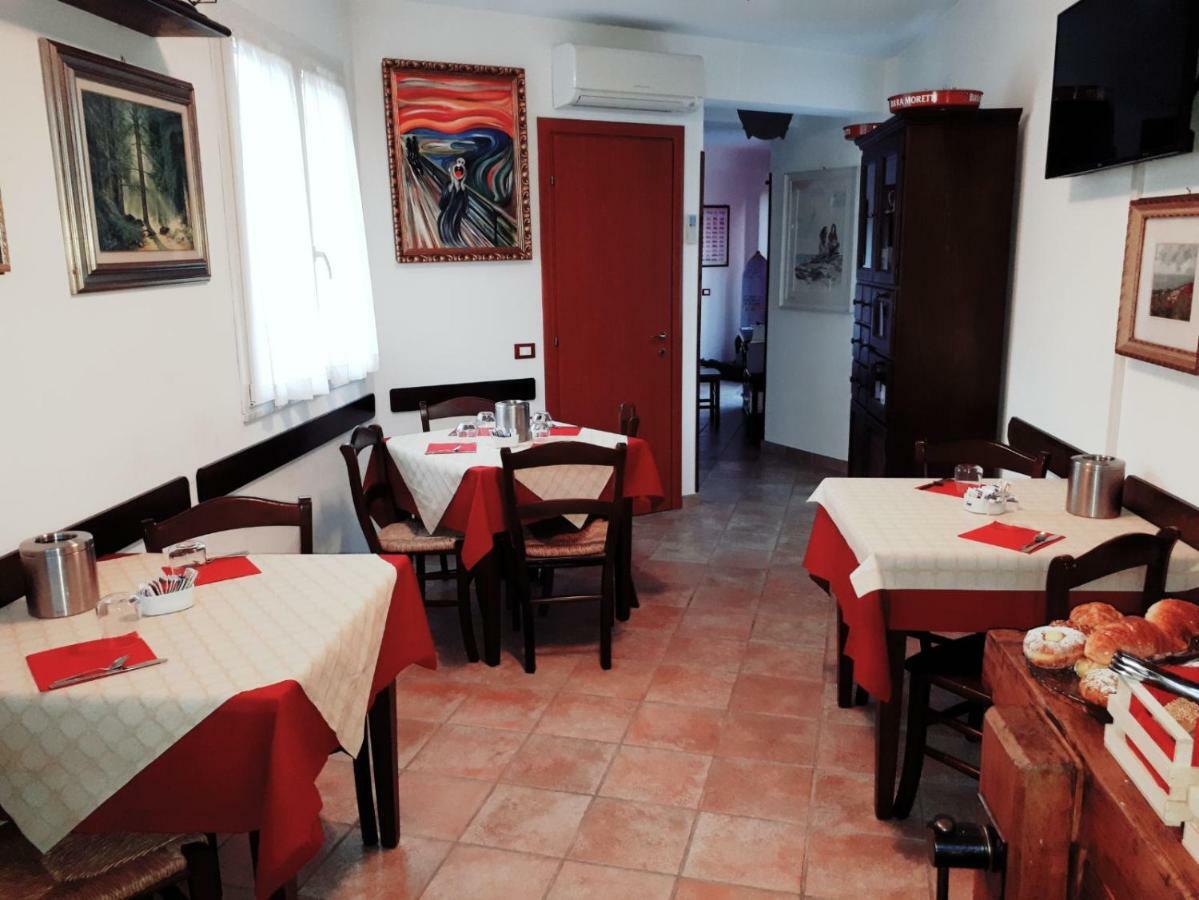 Bed & Breakfast 4U Parcheggio Interno เคียวารี ภายนอก รูปภาพ