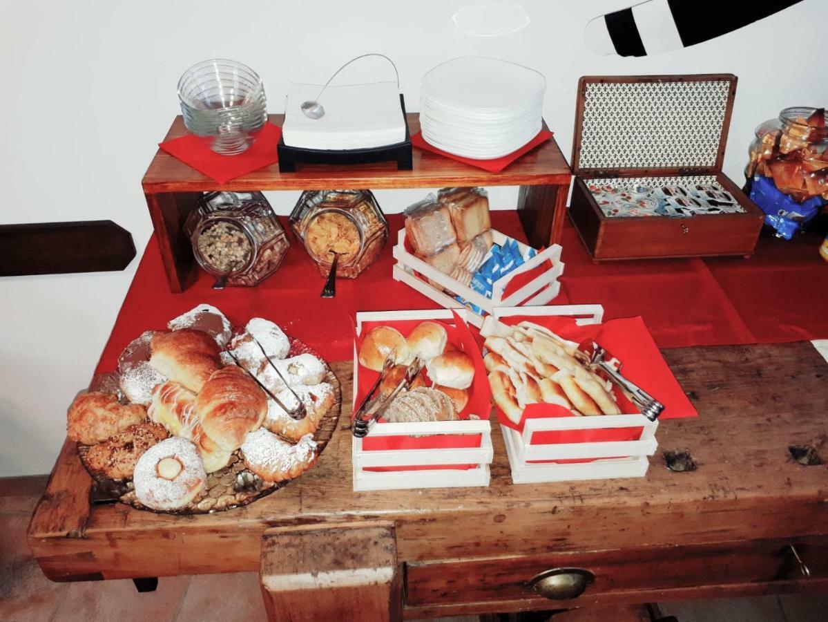 Bed & Breakfast 4U Parcheggio Interno เคียวารี ภายนอก รูปภาพ